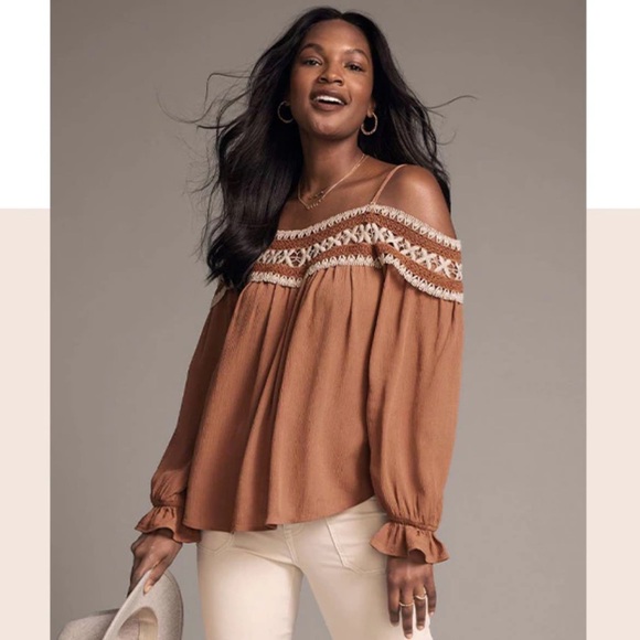 Crochet Embroidered Cold Shoulder Top Size XS - Picture 8 of 9